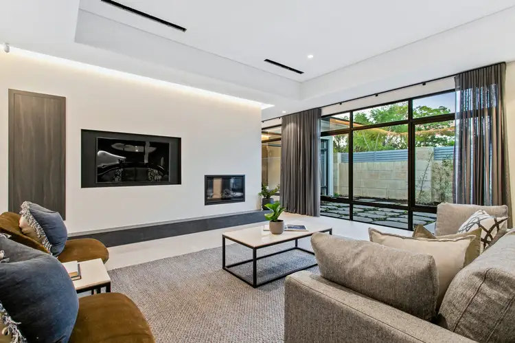 Fourth view of Homely house listing, 6 Sawyer Way, Salter Point WA 6152