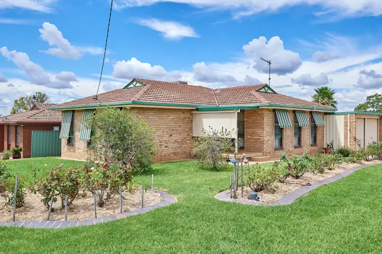 35 Merinda Crescent, Kooringal NSW 2650