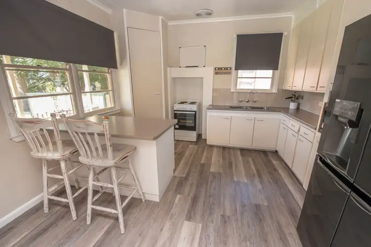 Fifth view of Homely house listing, 11 Murrull Avenue, Swan Hill VIC 3585