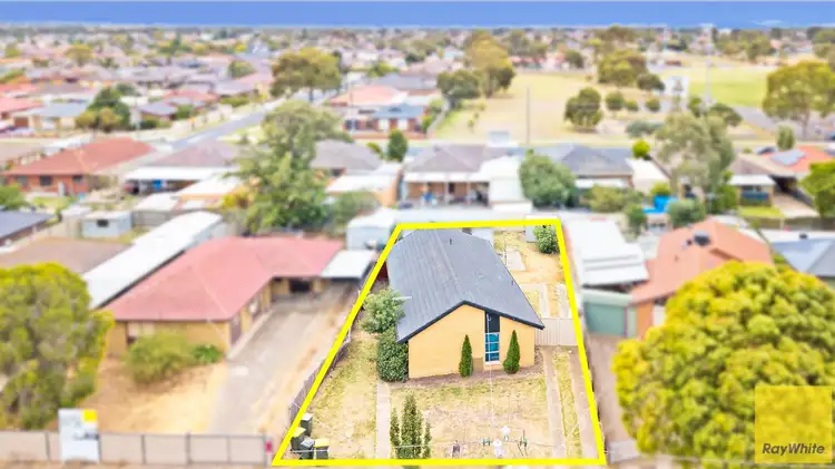 8 Tollhouse Road, Kings Park VIC 3021