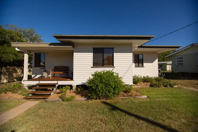 14 Saunders Street, Roma QLD 4455