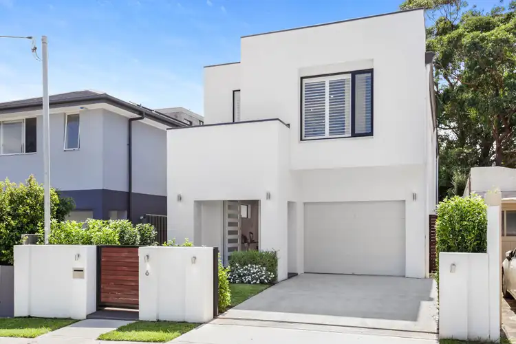 6 Roberts Street