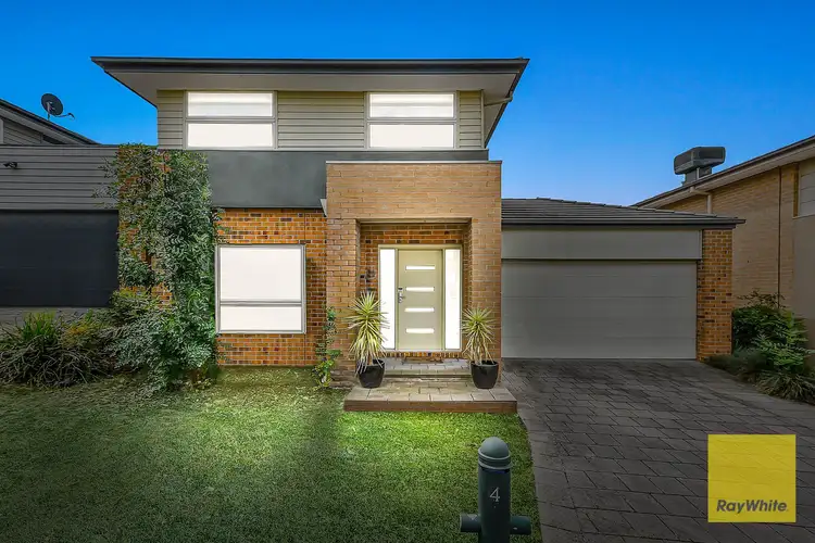 Main view of Homely house listing, 4 Barrier Reef Circuit, Endeavour Hills VIC 3802
