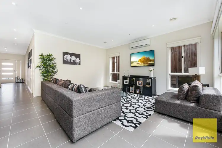 Fourth view of Homely house listing, 4 Barrier Reef Circuit, Endeavour Hills VIC 3802