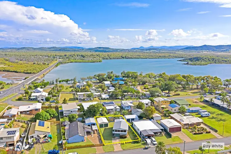 8 Pinnacle Street, Causeway Lake QLD 4703