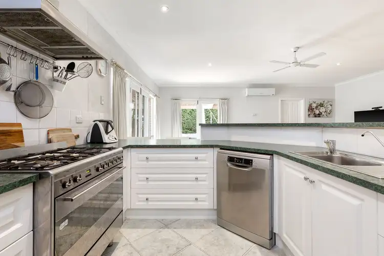 Fifth view of Homely house listing, 2 Tumut Court, Berwick VIC 3806