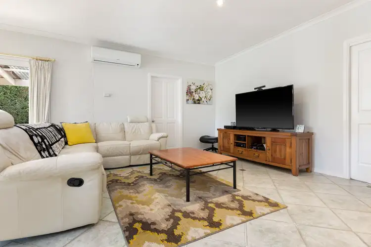 Seventh view of Homely house listing, 2 Tumut Court, Berwick VIC 3806