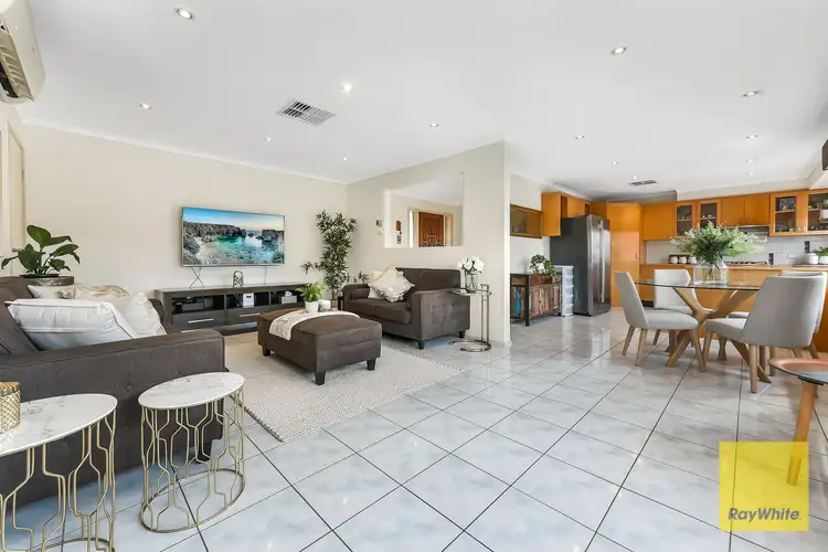 Sixth view of Homely house listing, 2 Edis Court, Endeavour Hills VIC 3802
