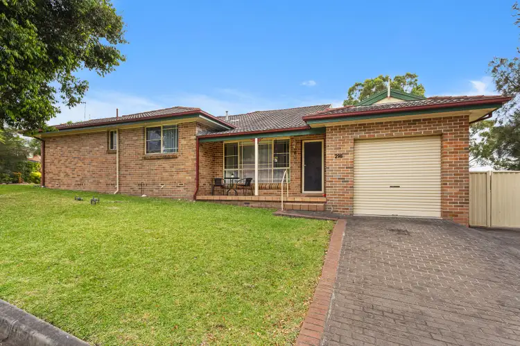 Main view of Homely villa listing, 2/29 Gloucester Circuit, Albion Park NSW 2527