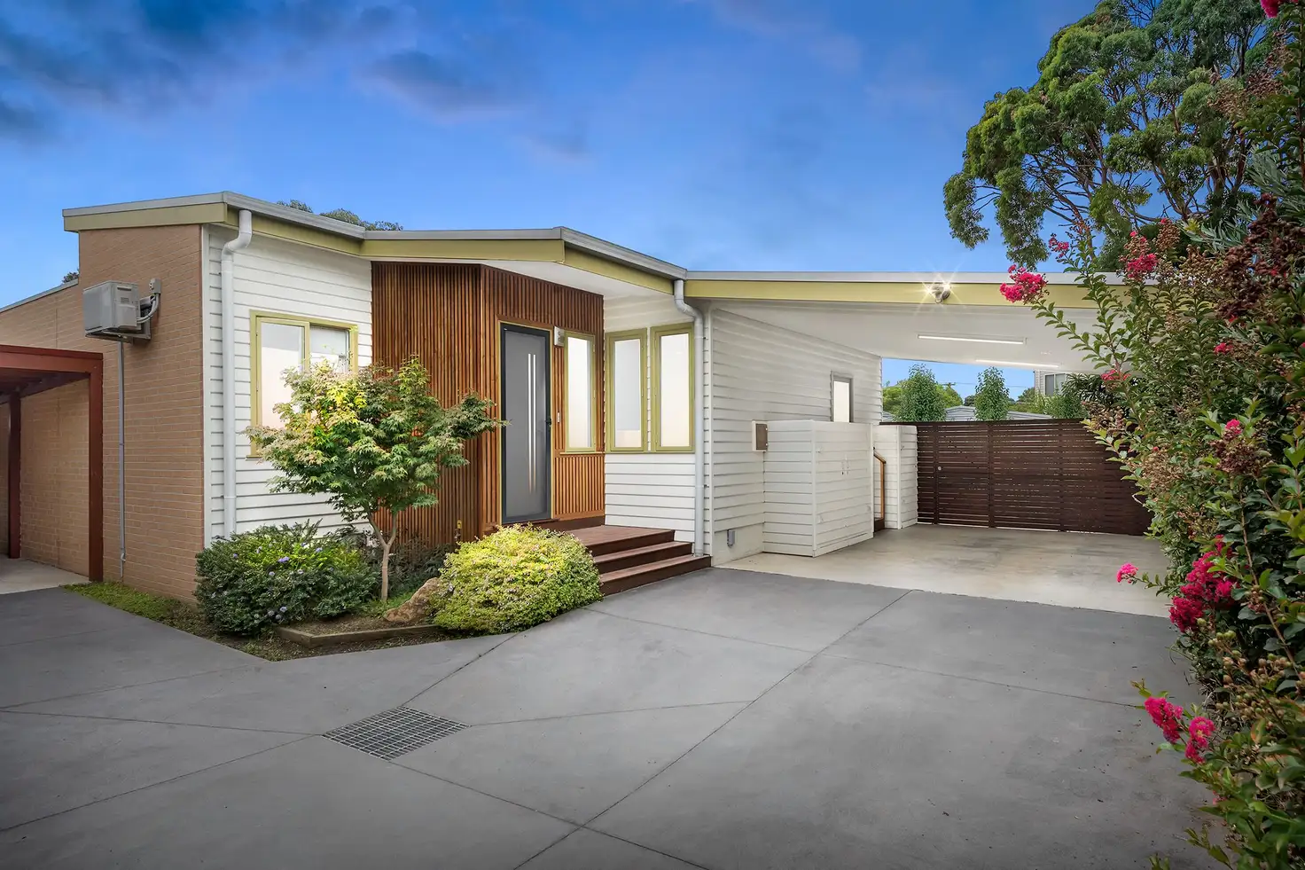Main view of Homely house listing, 2/21 Belle Crescent, Mordialloc VIC 3195