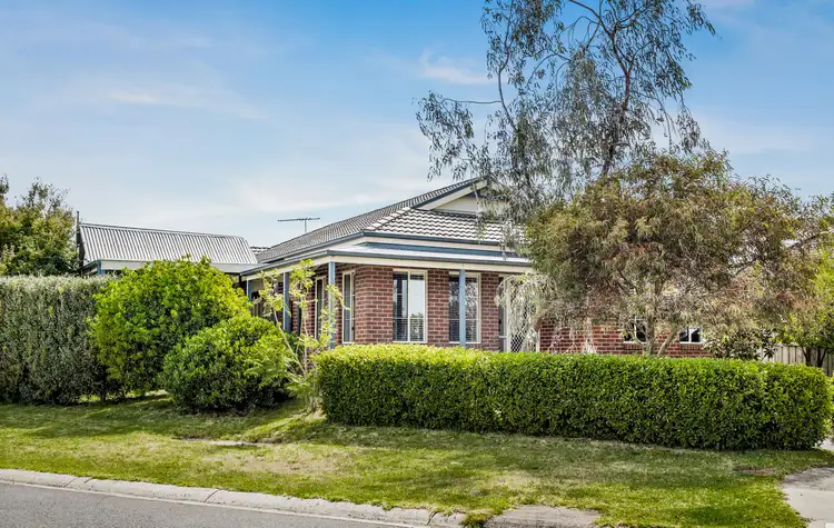 5 Sandalwood Drive, Pakenham VIC 3810