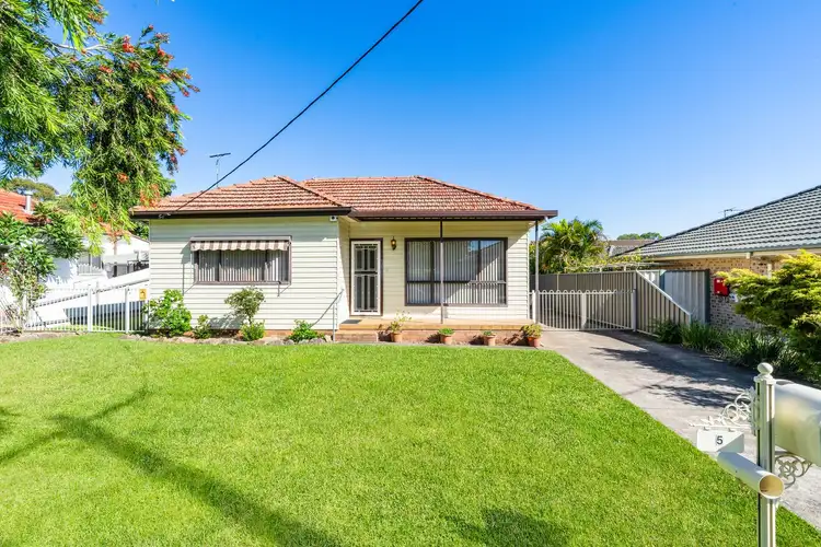 5 Blue Gum Avenue, Ingleburn NSW 2565