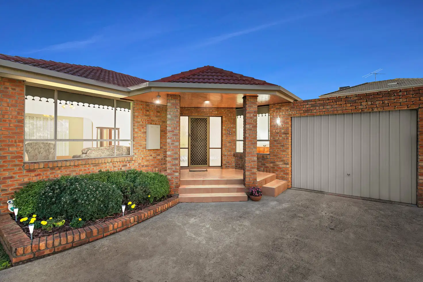 Main view of Homely unit listing, 2/5 Hillcrest Avenue, Chadstone VIC 3148