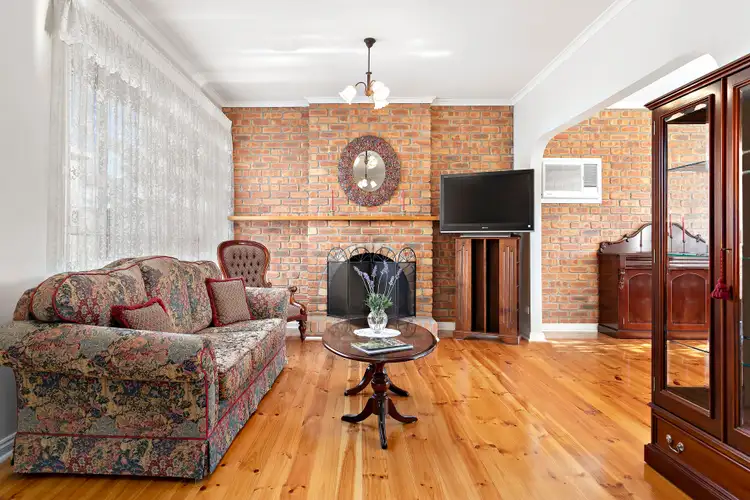 Second view of Homely unit listing, 2/5 Hillcrest Avenue, Chadstone VIC 3148