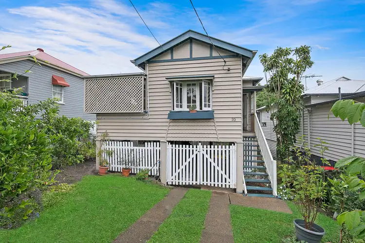 33 Stella Street, Holland Park QLD 4121