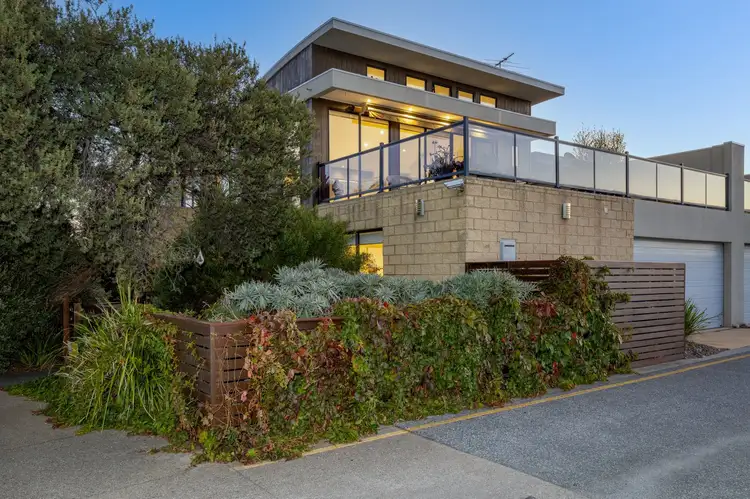 2/2 Hunt Avenue, Rye VIC 3941