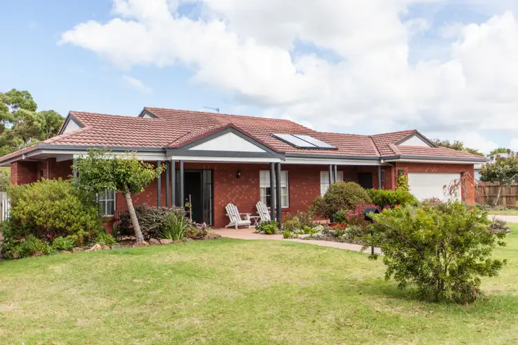 14 Fairfax Court, Inverloch VIC 3996
