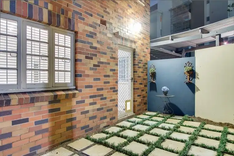 Third view of Homely apartment listing, 2/37 Moray Street, New Farm QLD 4005