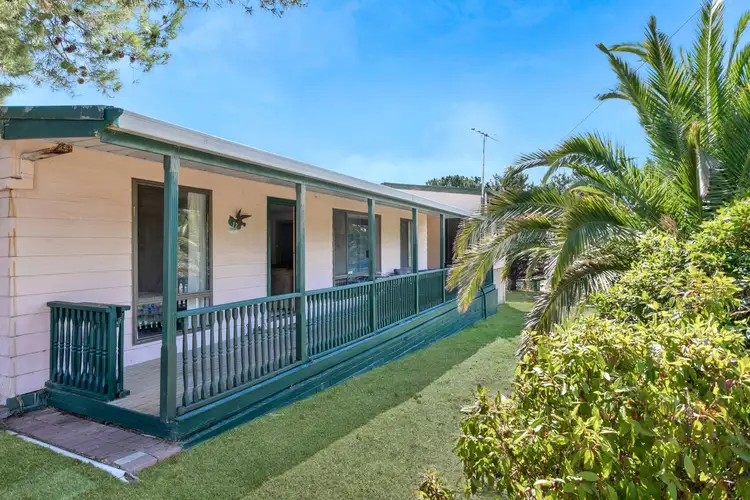 12 Lakeside Avenue, Clayton Bay SA 5256