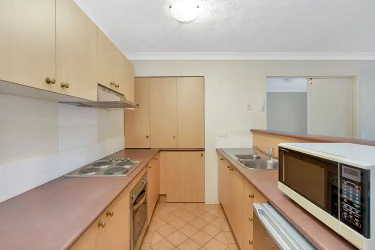 Fourth view of Homely unit listing, 2/27 Chester Terrace, Southport QLD 4215