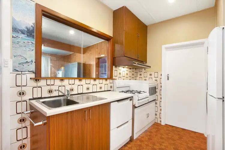 Fifth view of Homely house listing, 8 Laurie Street, Reservoir VIC 3073