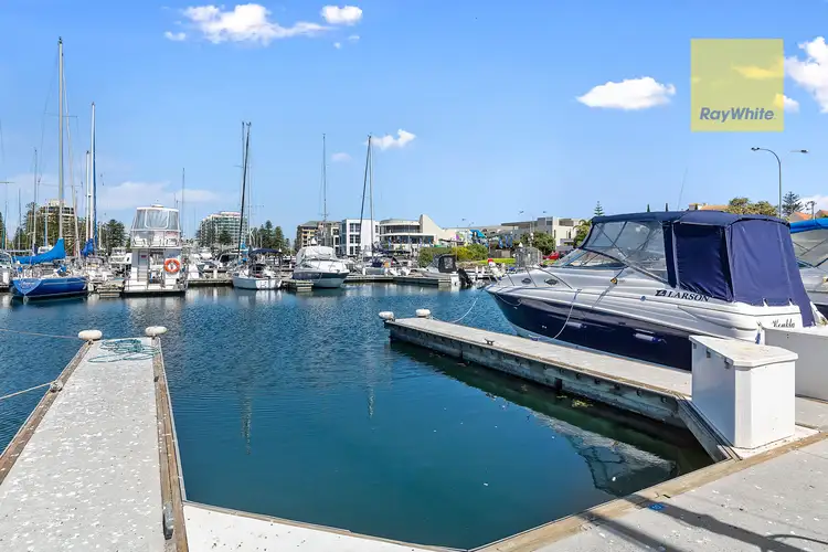 D10 Patawalonga Basin, Glenelg SA 5045