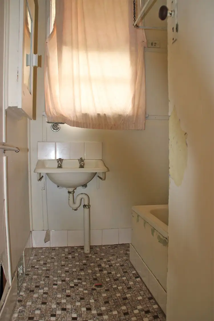 Sixth view of Homely house listing, 7 CLARKE Street, Coonabarabran NSW 2357