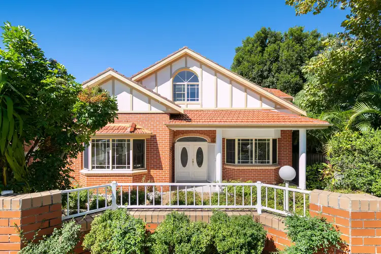 10 Strathmore Parade, Roseville NSW 2069