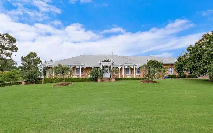 12 Benwerrin Crescent, Grasmere NSW 2570