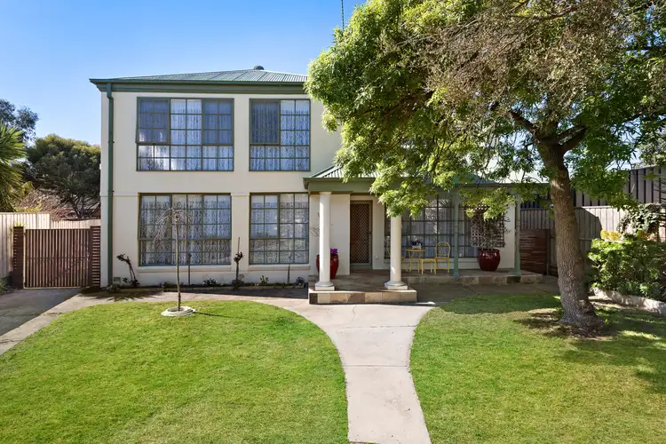 1 Warrawitur Court, Bonbeach VIC 3196