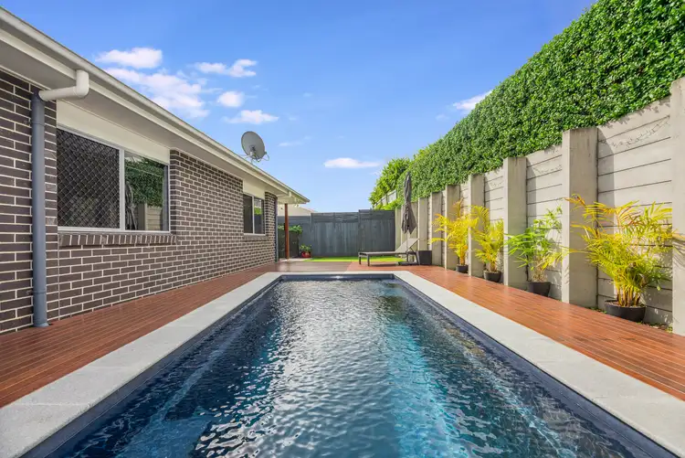 7 Parkview Drive, Little Mountain QLD 4551