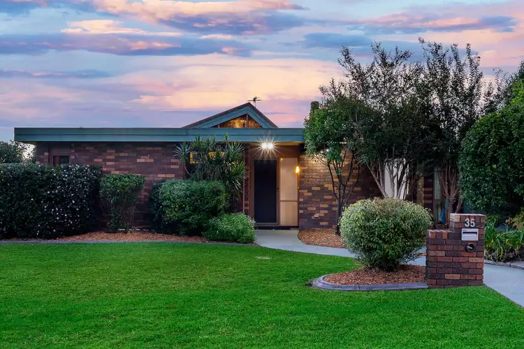 35 Chiltern Crescent, Castle Hill NSW 2154