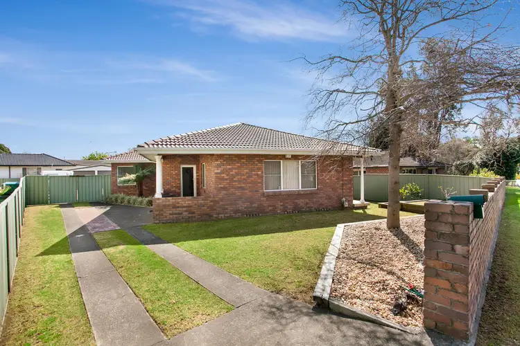 27 Central Avenue, Oak Flats NSW 2529