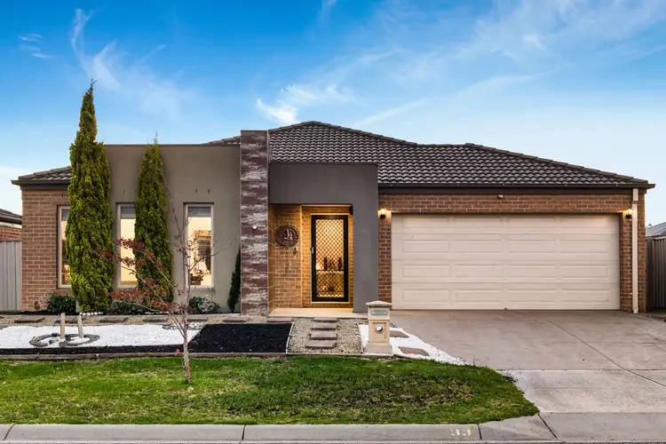33 Warbler Street, Pakenham VIC 3810