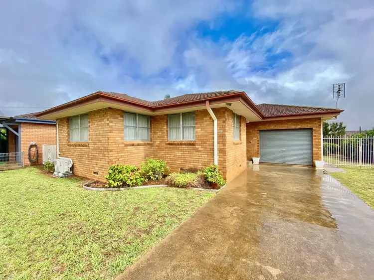 2 Honeysuckle Street, Forbes NSW 2871