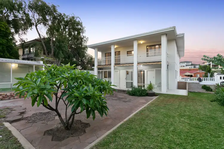 57 Kempenfeldt Avenue, Sorrento WA 6020