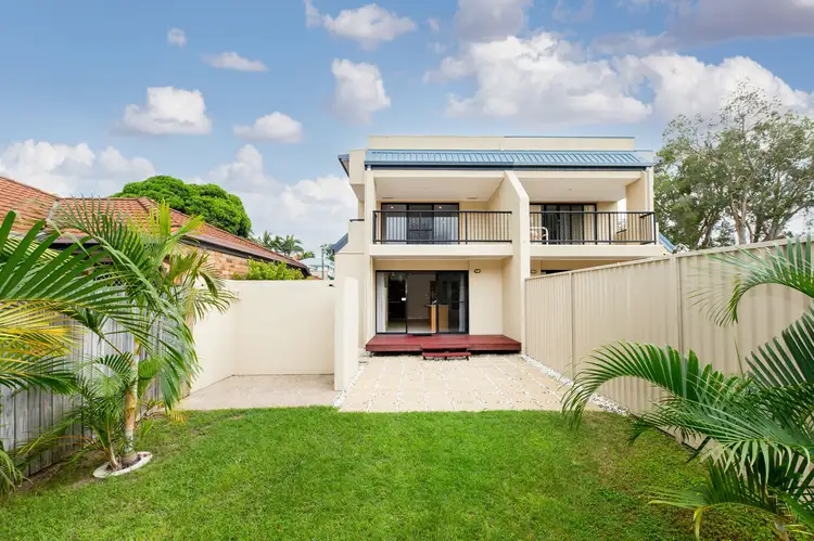 6B Government Road, Labrador QLD 4215