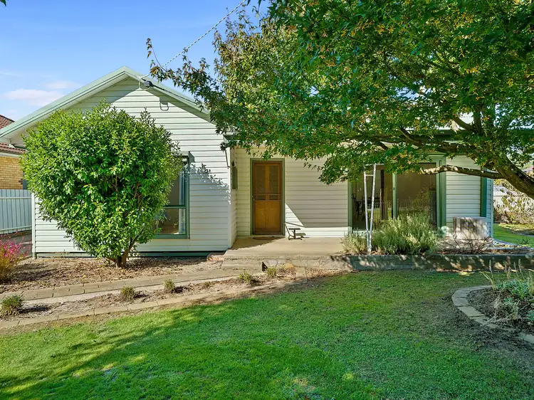 102 Great Alpine Road, Myrtleford VIC 3737
