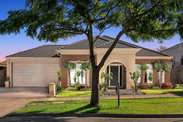 17 Lauderdale Drive, Craigieburn VIC 3064