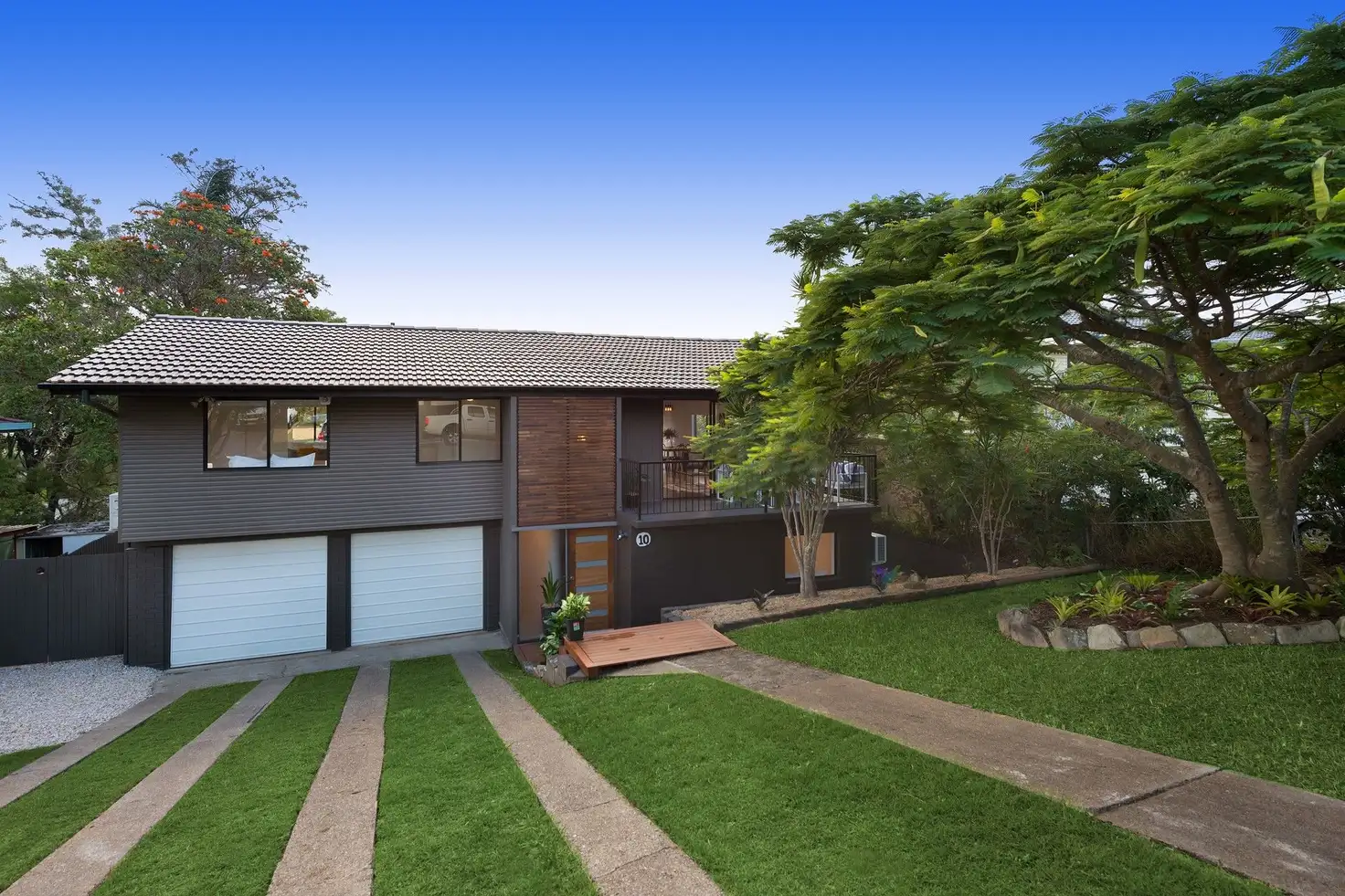 Main view of Homely house listing, 10 Pareena Crescent, Mansfield QLD 4122