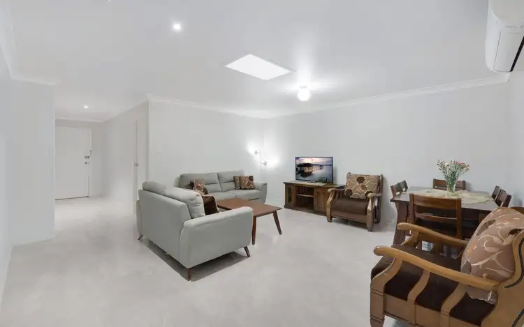 2/6 Crommelin Crescent, St Helens Park NSW 2560