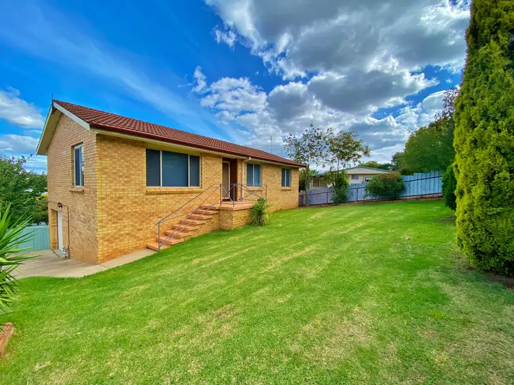 110 Edwards Street, Young NSW 2594