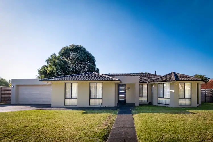 4 Hawksburn Crescent, Wantirna South VIC 3152