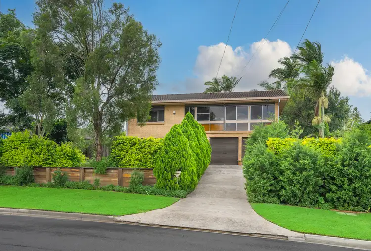 19 Lauretta Avenue, Springwood QLD 4127