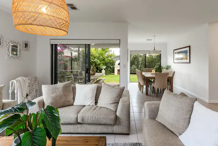 Sixth view of Homely house listing, 4 Essen Link, Piara Waters WA 6112