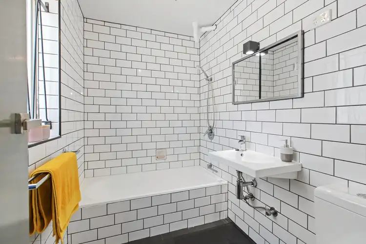 Sixth view of Homely unit listing, 5/28 Villa Street, Annerley QLD 4103