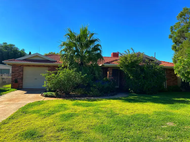 25 Craft Crescent, Condobolin NSW 2877