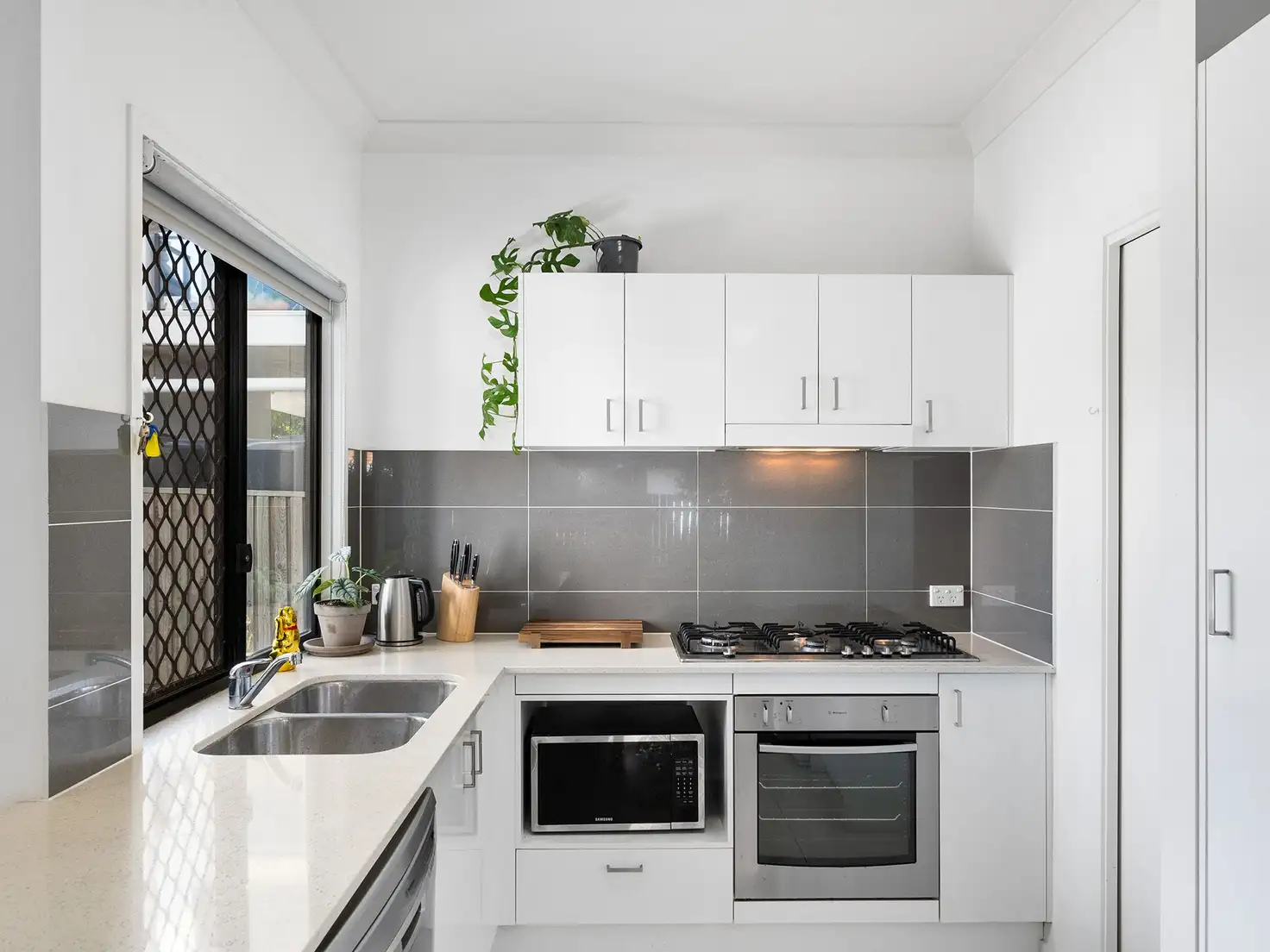 Main view of Homely townhouse listing, 1/18 Berge Street, Mount Gravatt QLD 4122