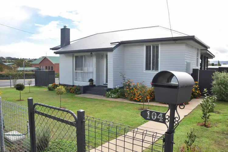 104 Douglas Street, Tenterfield NSW 2372