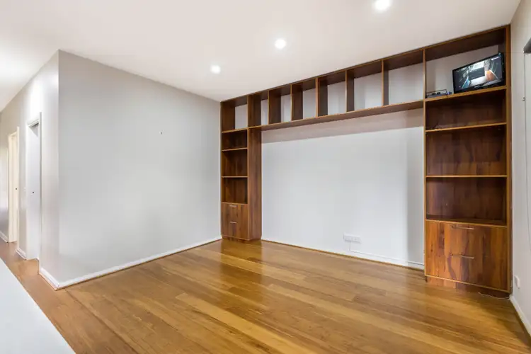 Second view of Homely villa listing, 3/627 Pascoe Vale Road, Oak Park VIC 3046